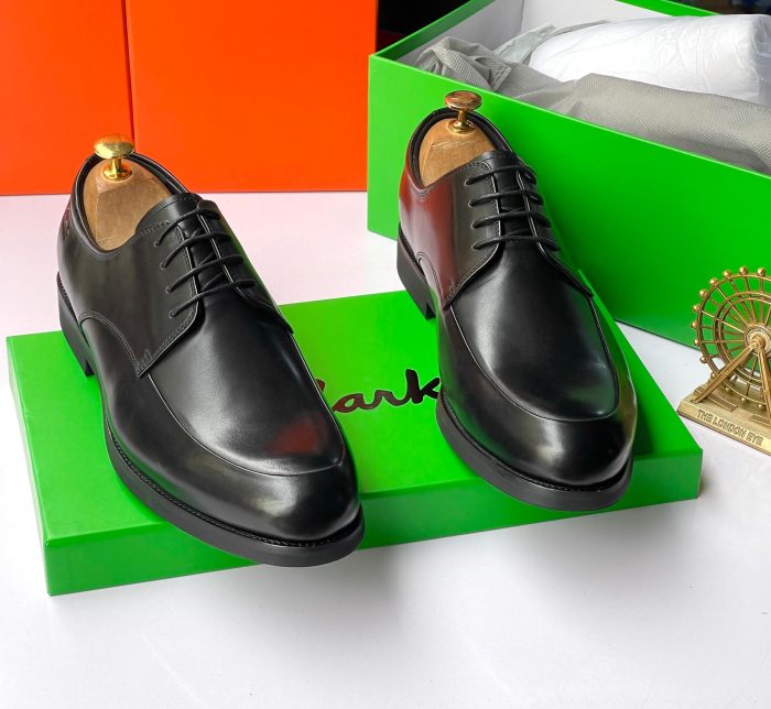 Black Leather Clark Men’s Shoes