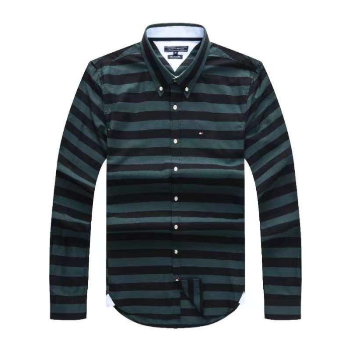 A Classic Tommy Men’s Custom-Fit Logo-Embroidered long Sleeve Oxford Shirt
