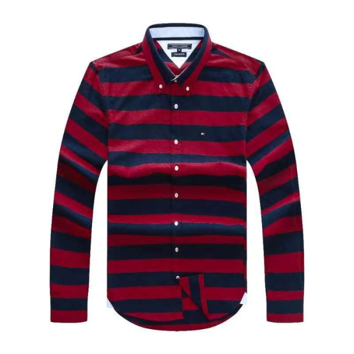 A Classic Tommy Men’s Custom-Fit Logo-Embroidered long Sleeve Oxford Shirt