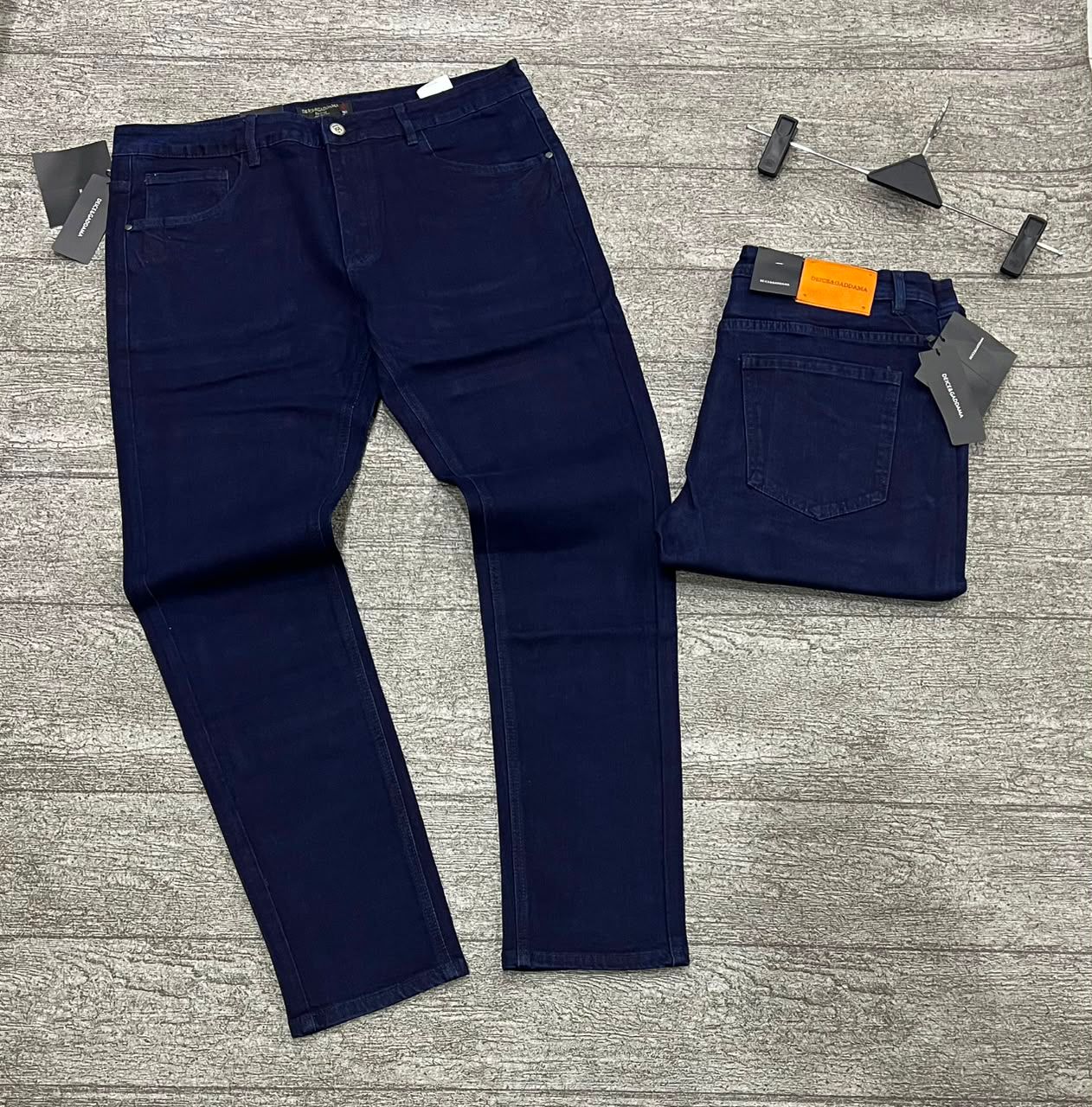 c53159b2-c9c3-4535-b62d-bfed48851eb0 Men’s Plain Straight Cut Jeans
