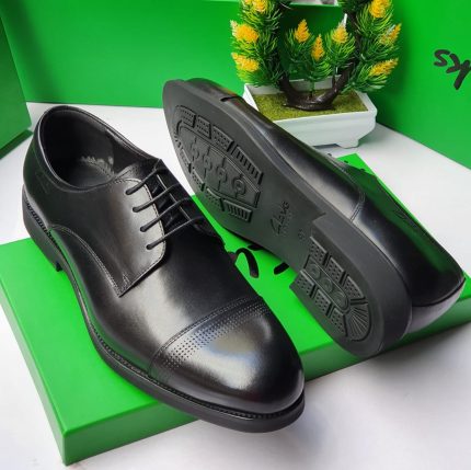 Black Leather Clark Men’s Shoes