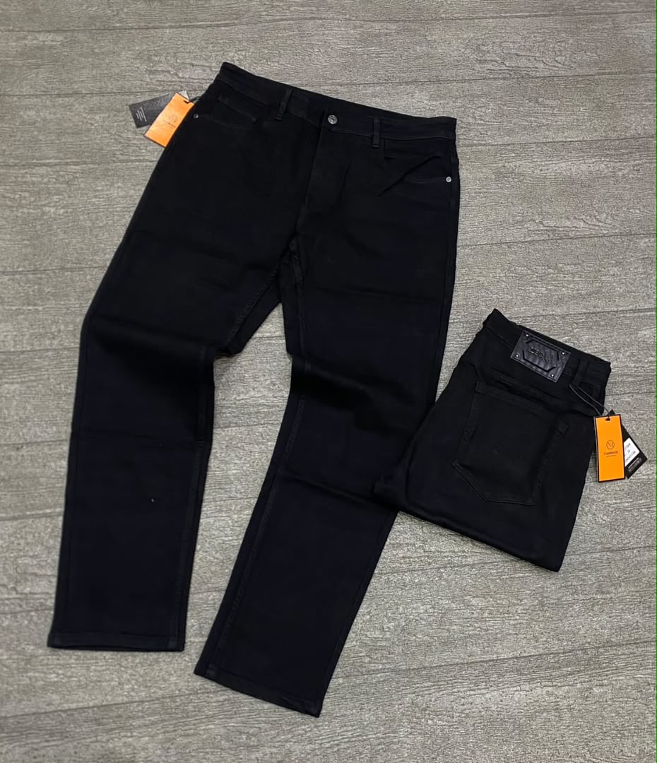 7d21a6c1-9166-4f65-8bf3-29d4bad9432f (1) Men’s Plain Straight Cut Jeans